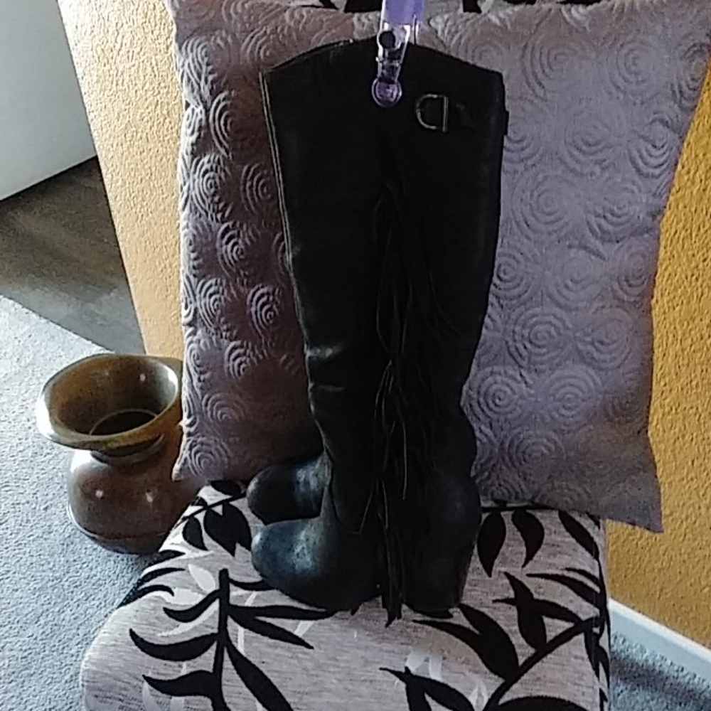 Carlos Santana Faux Suede Fringe Boots